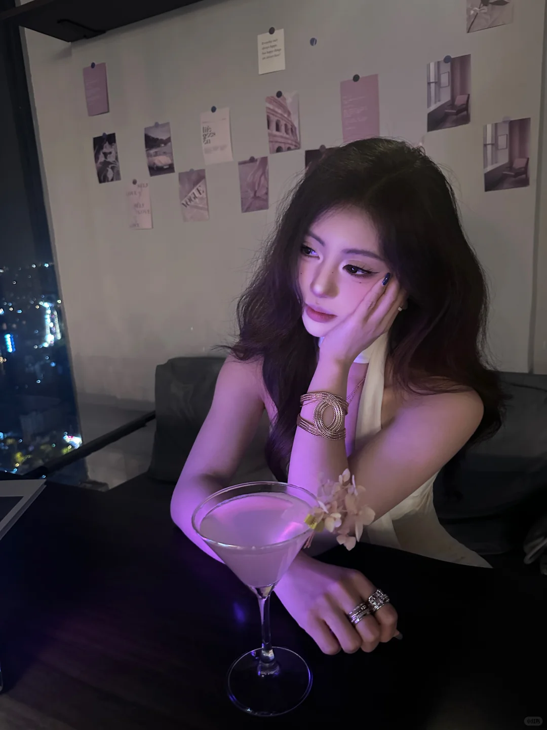 爱 是哄她开心 而不是告诉她要开心