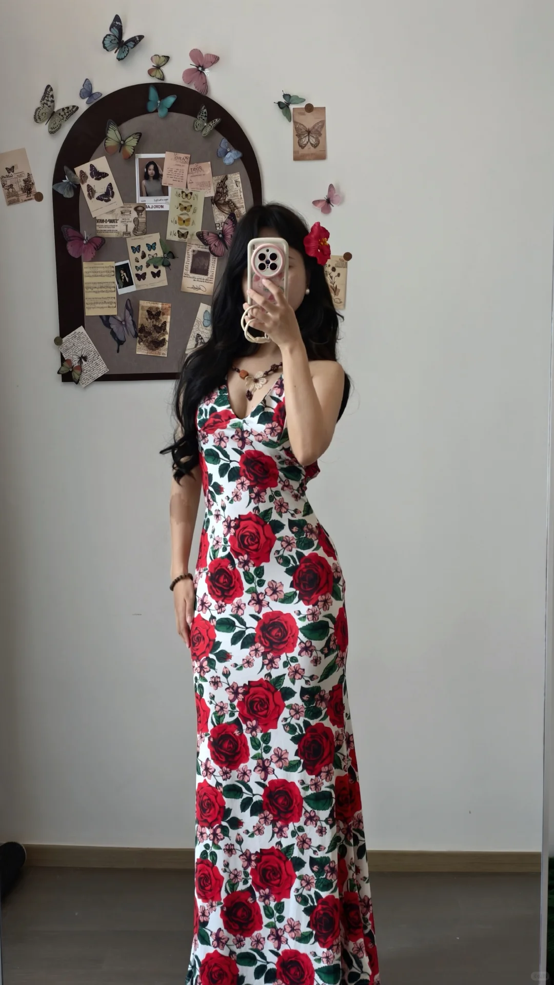 红裙可真是风情万种啊！🌹娇艳玫瑰群