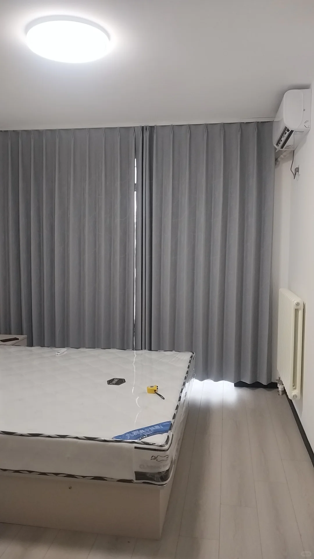 楼房出租，落地窗大阳台，新装修新家具