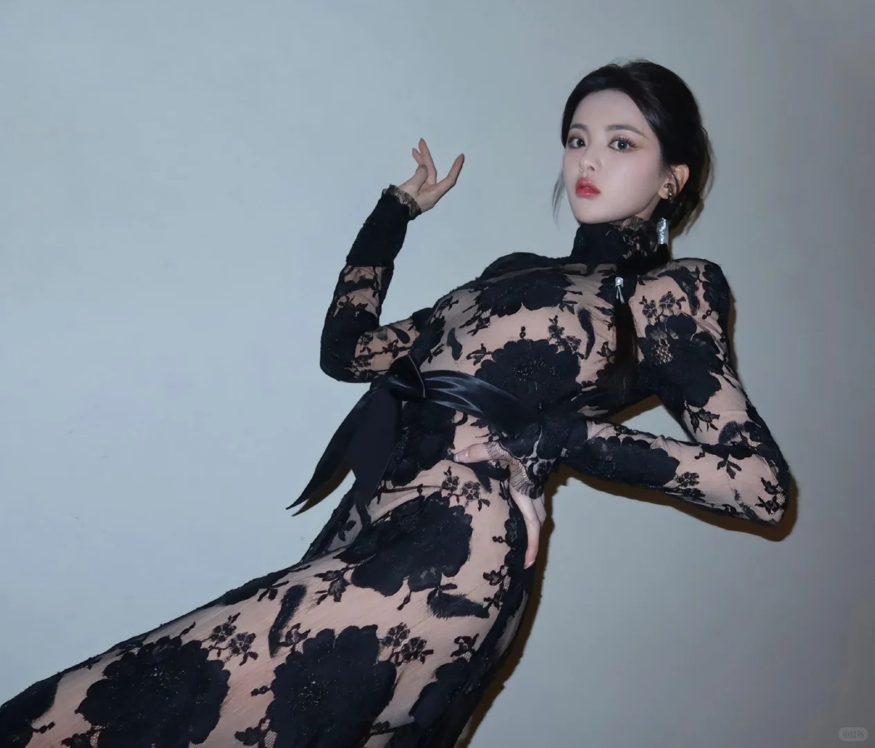 杨超越真的从头美到脚，不愧是御姐之躯😍