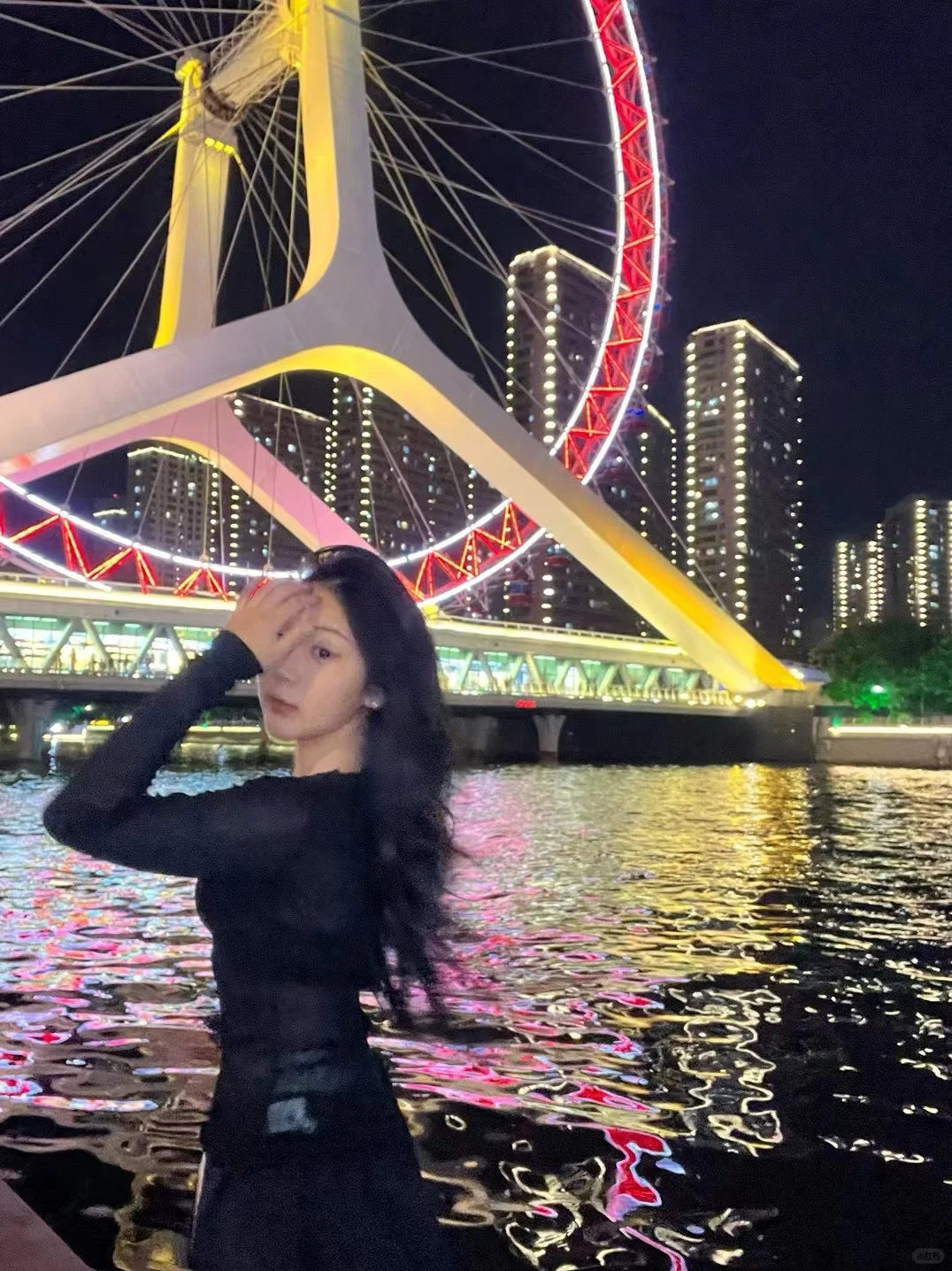人家狮子女长得都又高，又瘦又御姐。