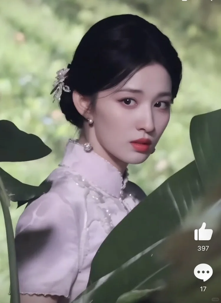 越放大越突出的美貌