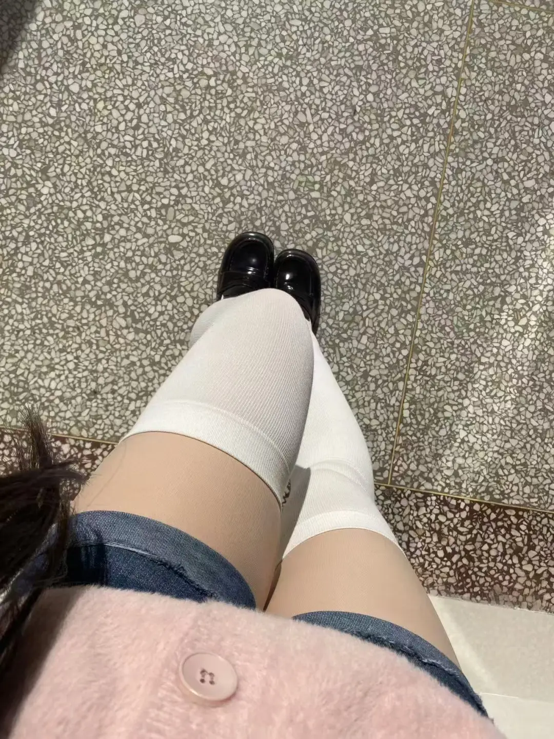 光腿神器➕白色大腿袜，好好看啊！！！