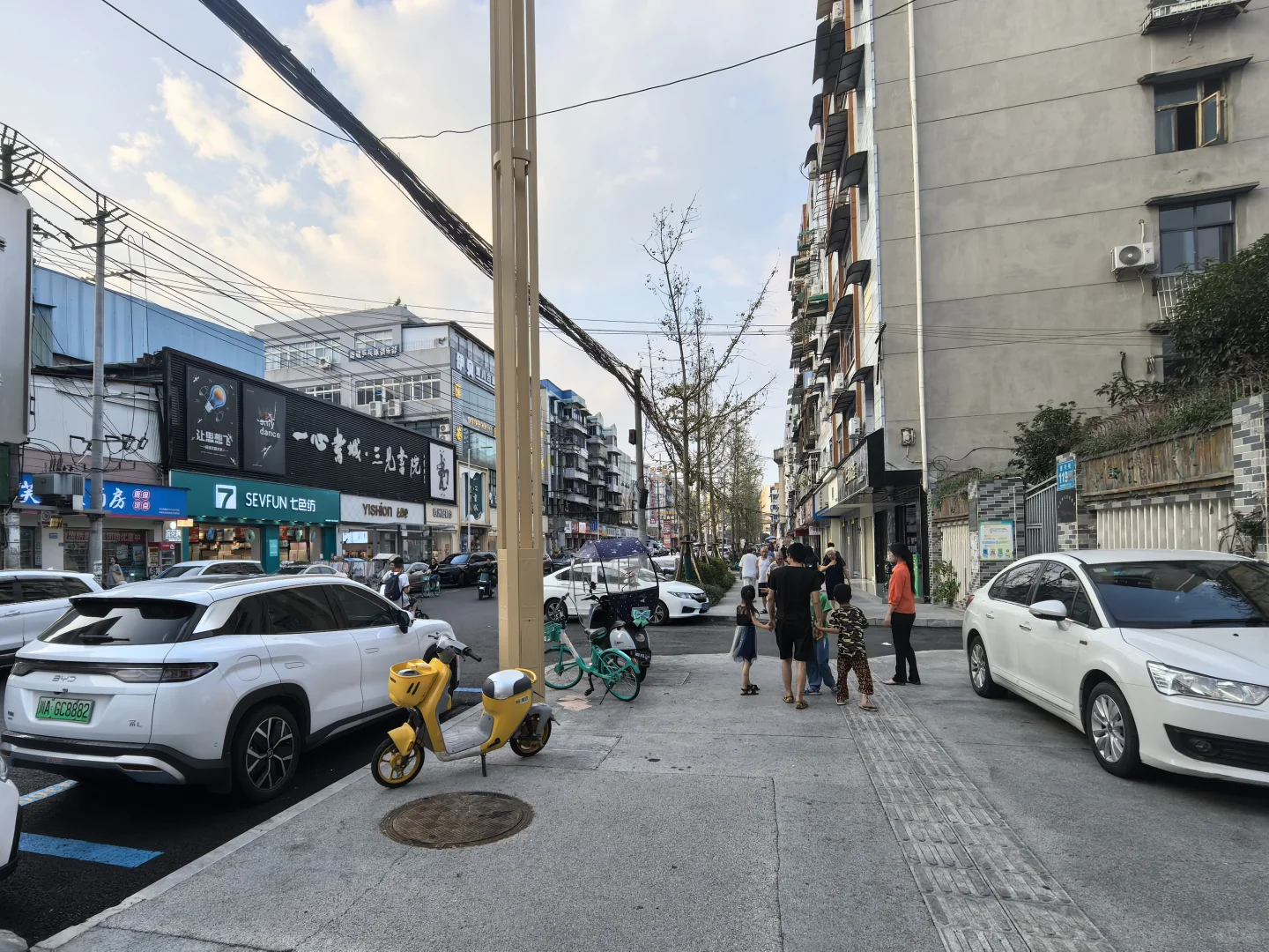 犀浦临街商铺直租，近犀浦夜市地铁犀浦站