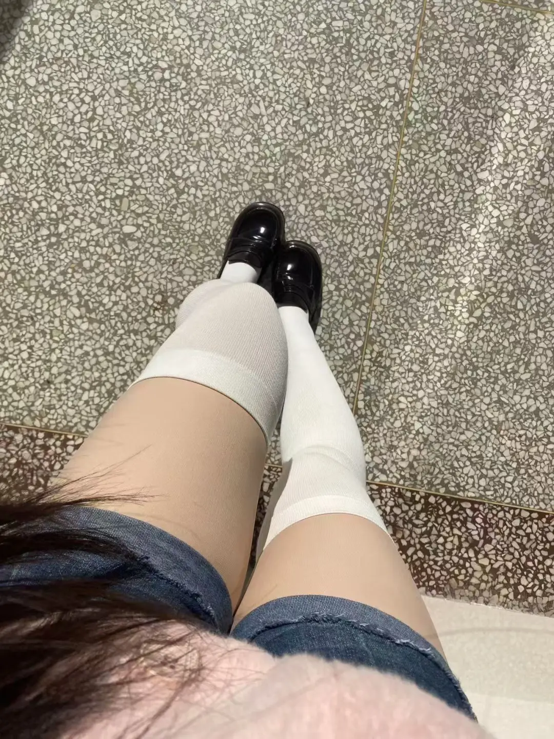 光腿神器➕白色大腿袜，好好看啊！！！