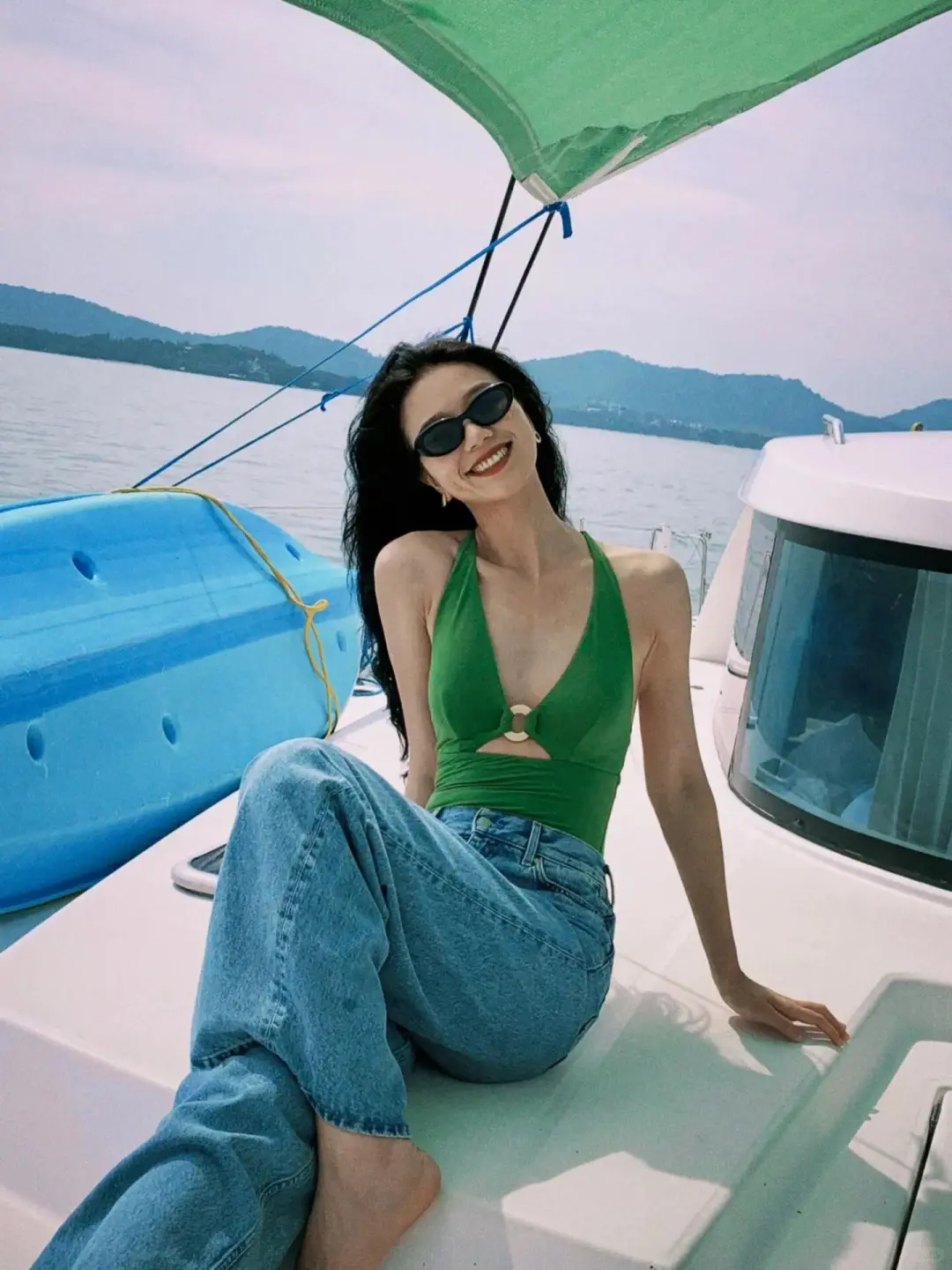 海上逐风🌊｜这件绿泳衣美出新高度
