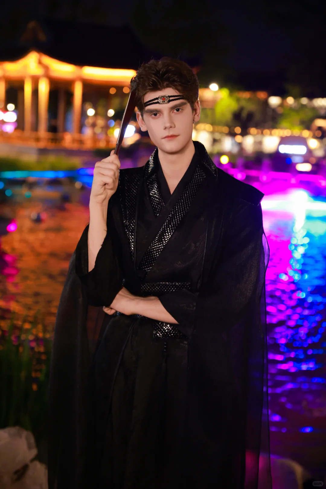 看武林谁领风骚 我却只为你折腰