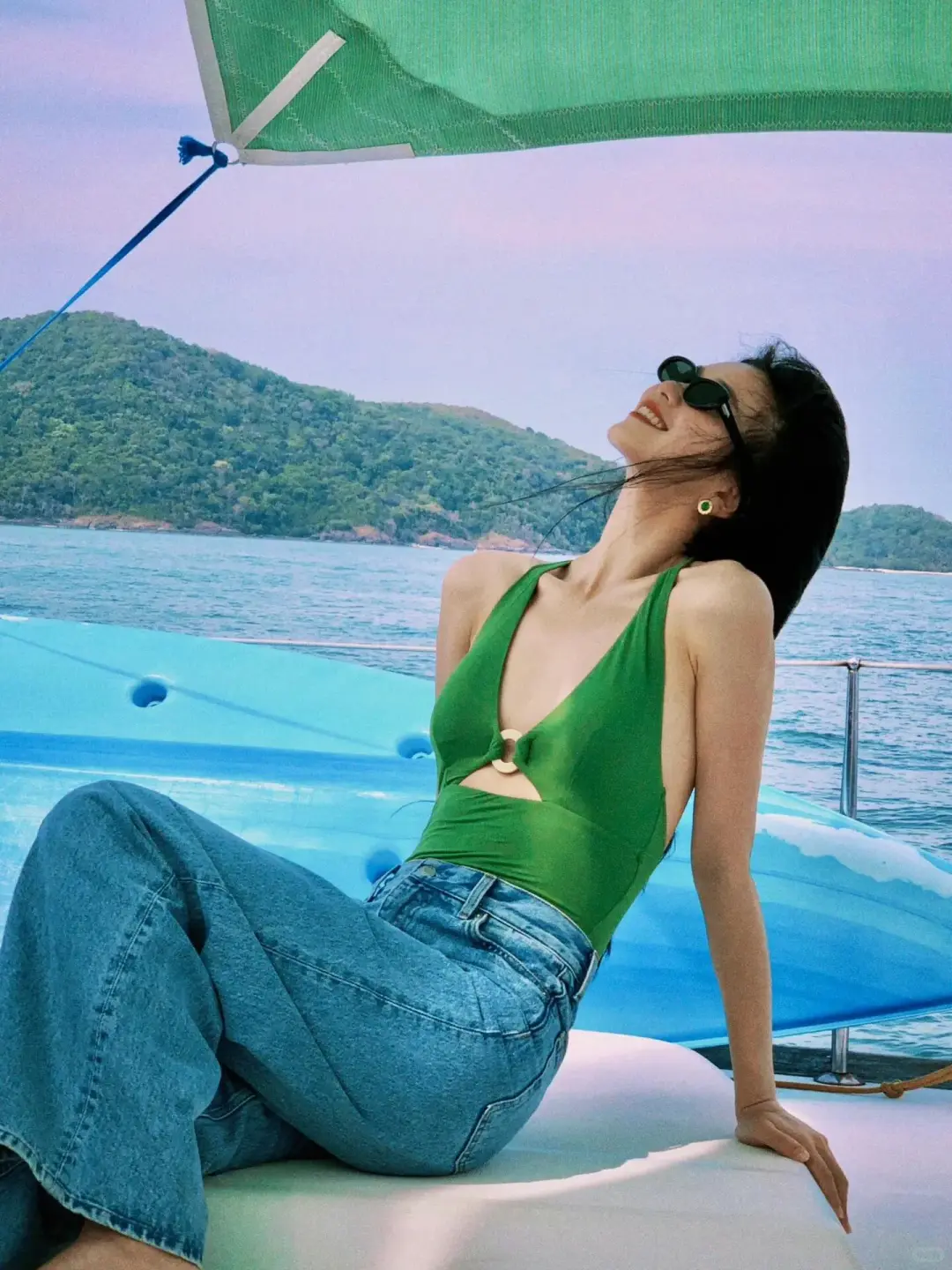 海上逐风🌊｜这件绿泳衣美出新高度