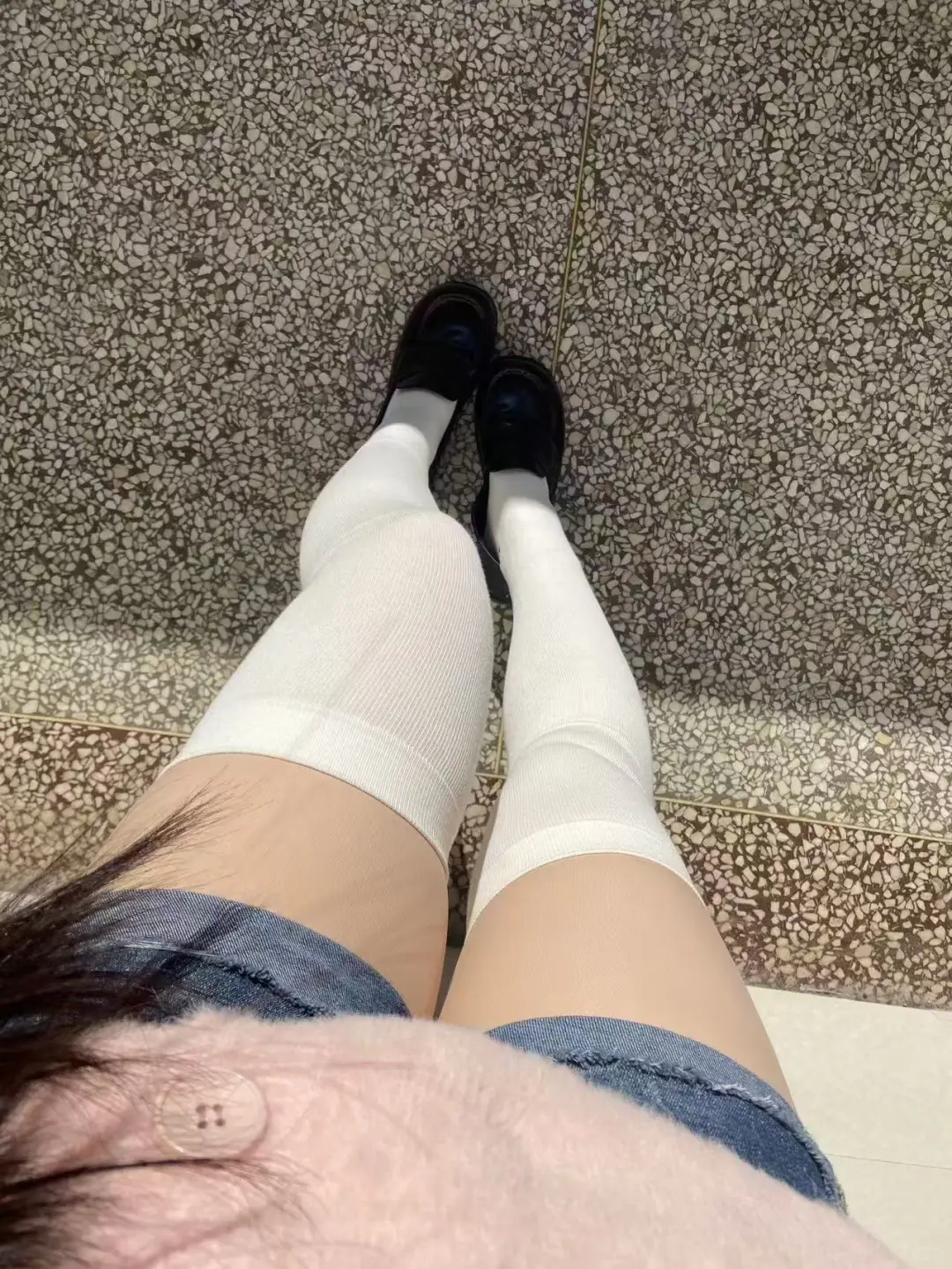 光腿神器➕白色大腿袜，好好看啊！！！