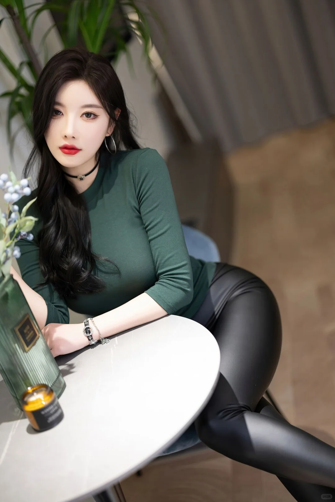 杨晨晨🫧皮裤神话 [尤物]