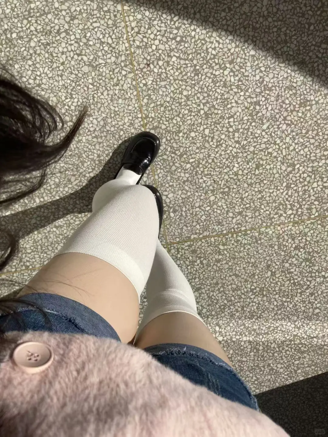 光腿神器➕白色大腿袜，好好看啊！！！