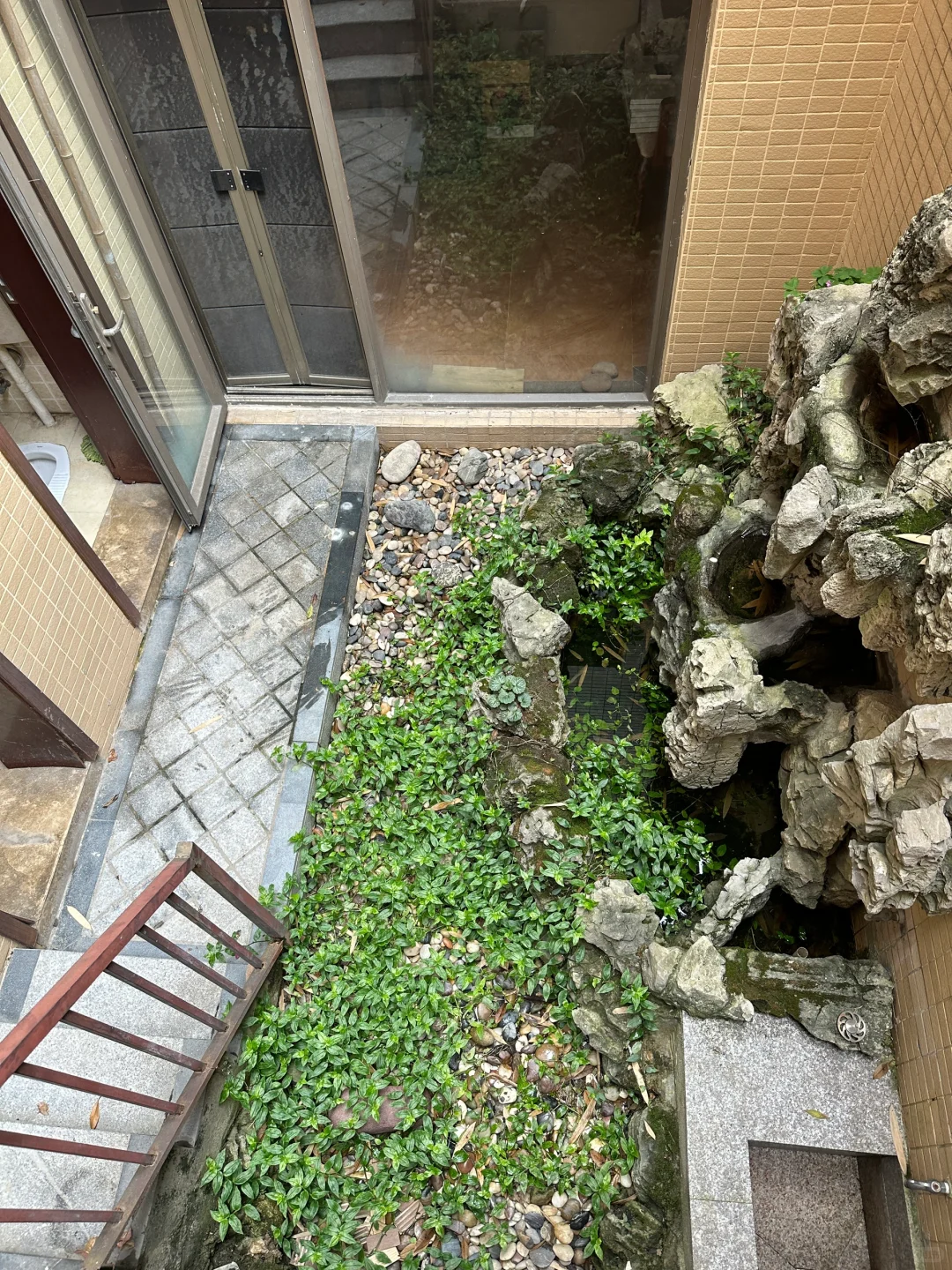 8层电梯洋房，1t2户，有露台