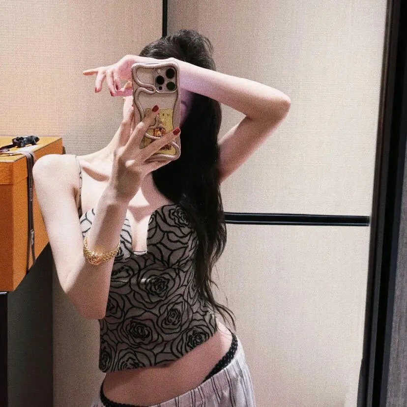 松弛感慵懒女生头像