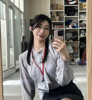 这气质谁能抗拒啊！职场女神！2.2