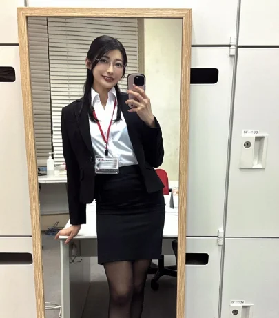 这气质谁能抗拒啊！职场女神！2.2