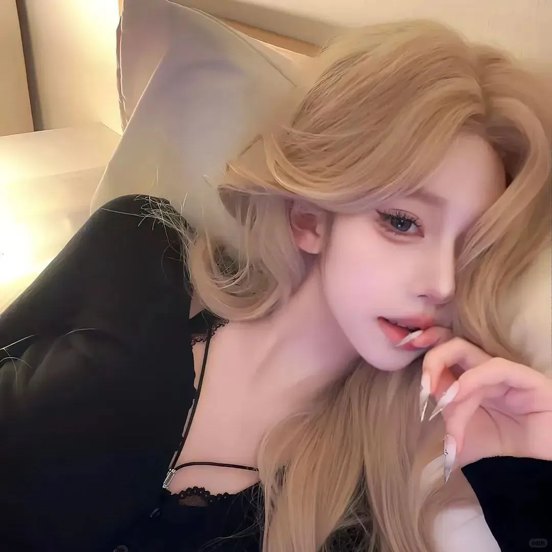 𝑾𝒆𝑪𝒉𝒂𝒕/权威女头
