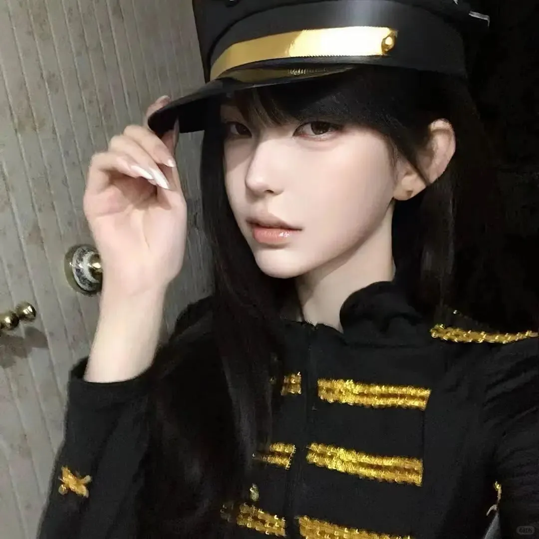 𝑾𝒆𝑪𝒉𝒂𝒕/权威女头