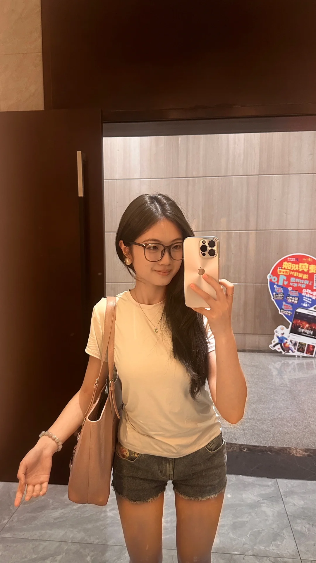 穿搭的尽头是极简！
