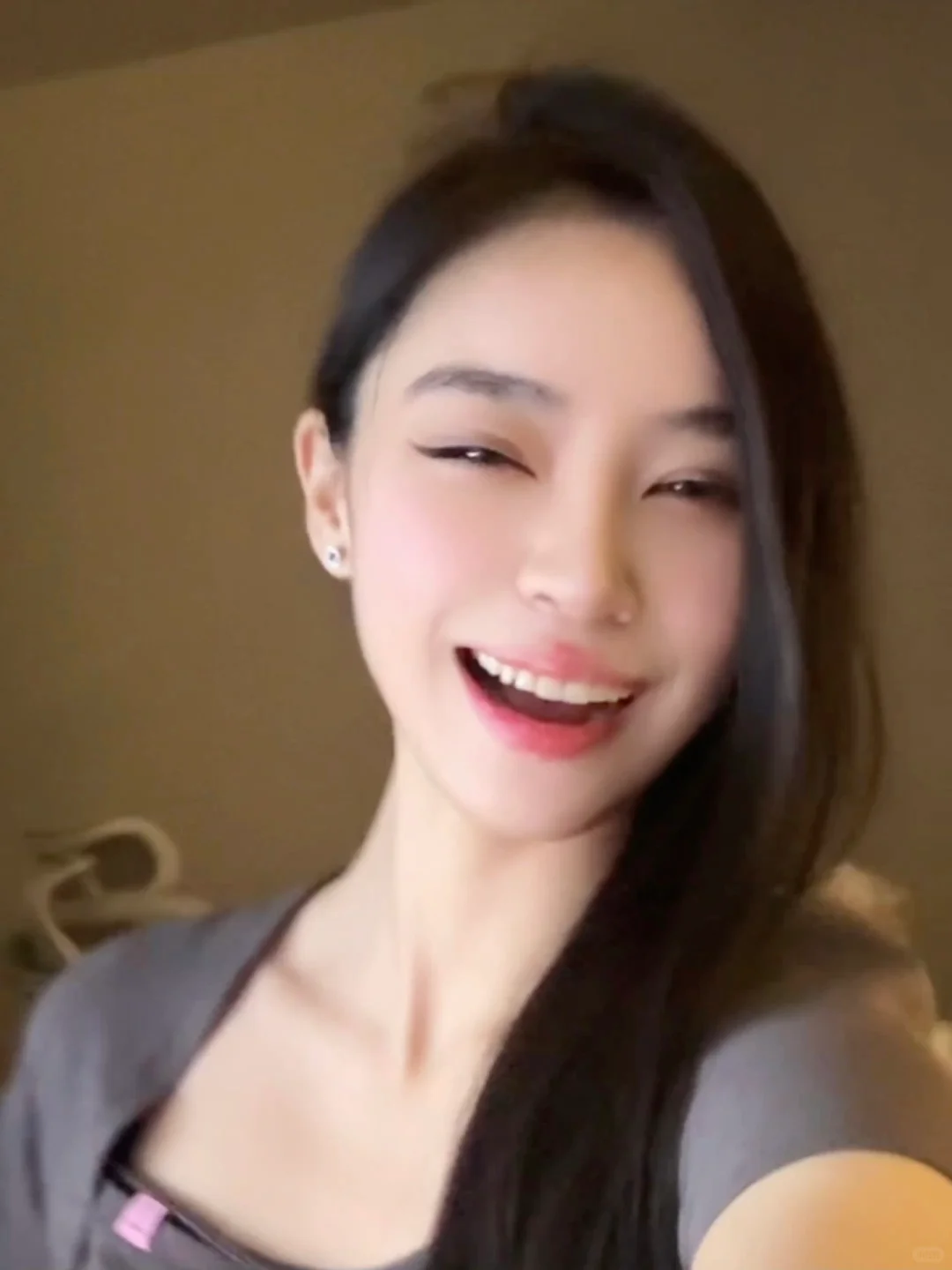 好想发抖但怕被说擦边