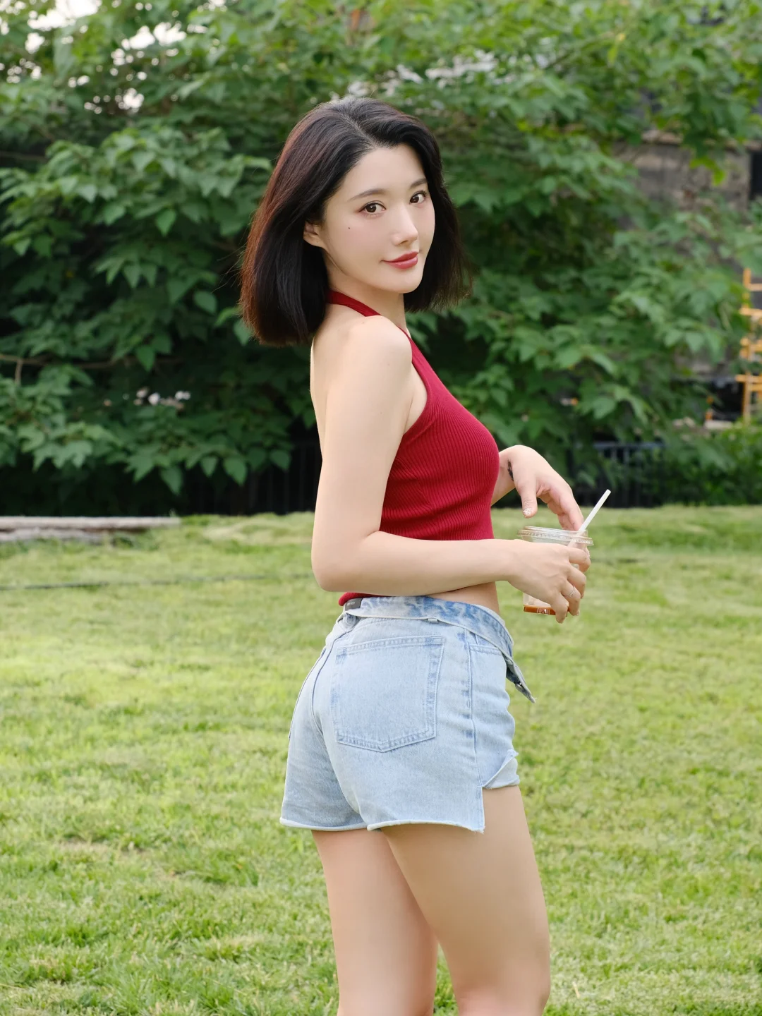 你像正在盛开的玫瑰🌹娇艳欲滴