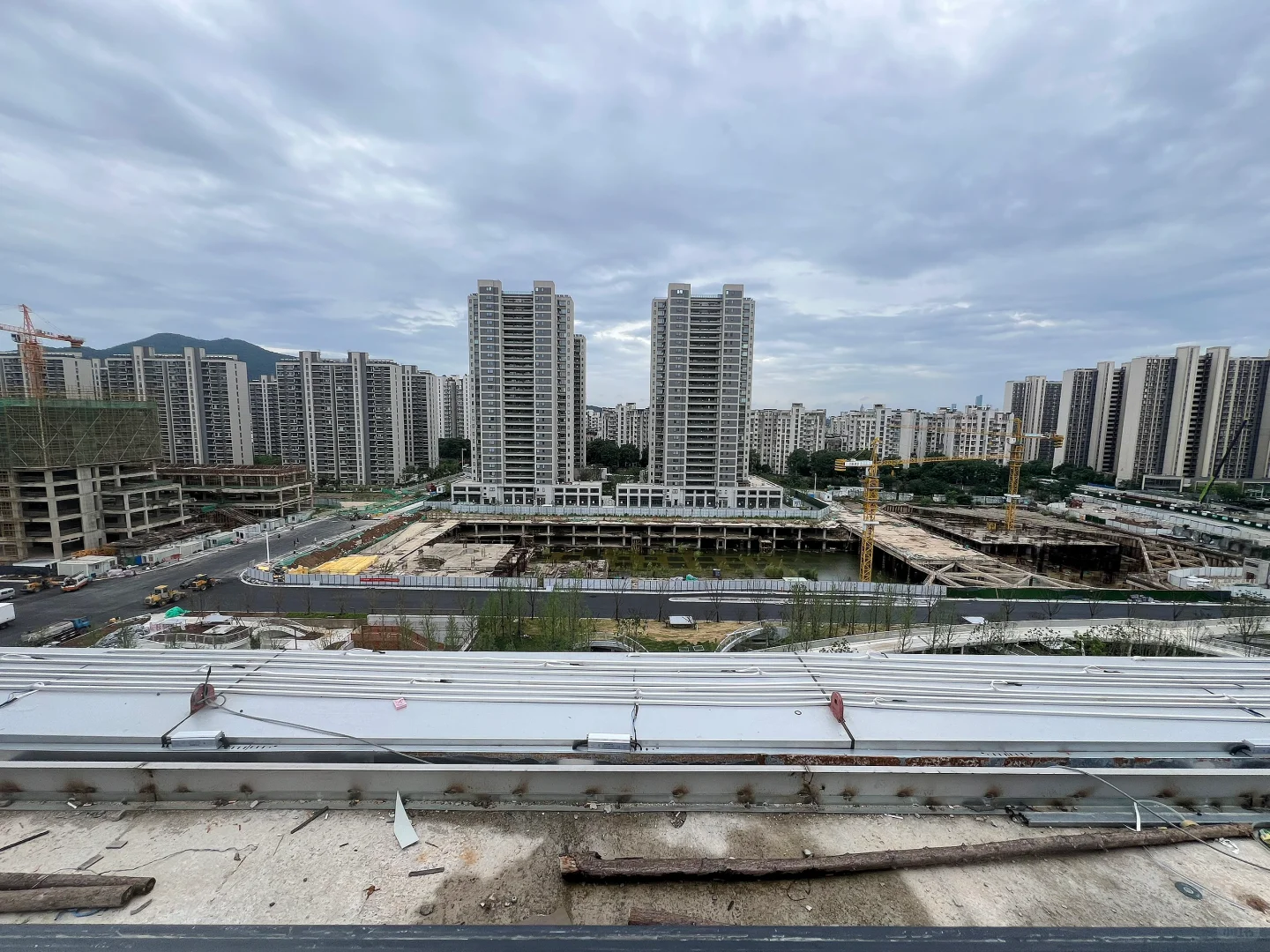 停滞的新玄武｜南京最大宝龙城下半年复工？