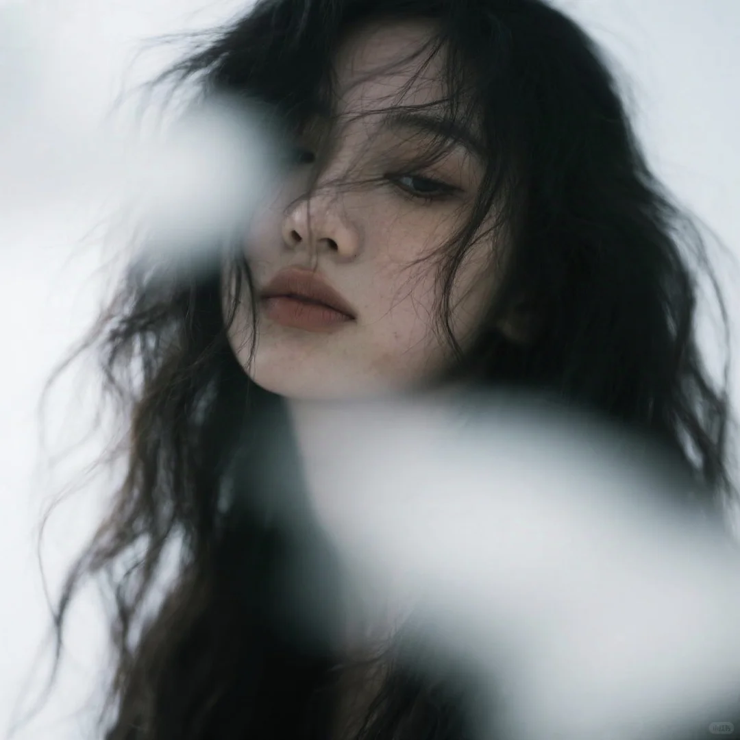 WeChat/慵懒破碎女生头像