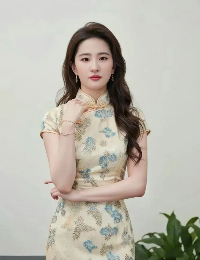 刘亦菲的旗袍美学：优雅与气质的完美融合！