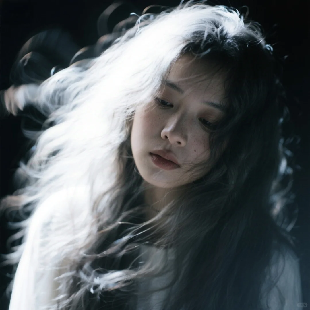 WeChat/慵懒破碎女生头像