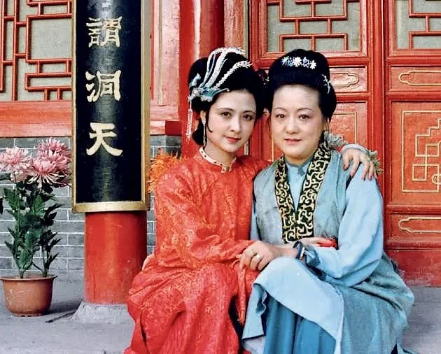 媚眼如丝尤二姐 ｜花为肚肠雪作肌肤