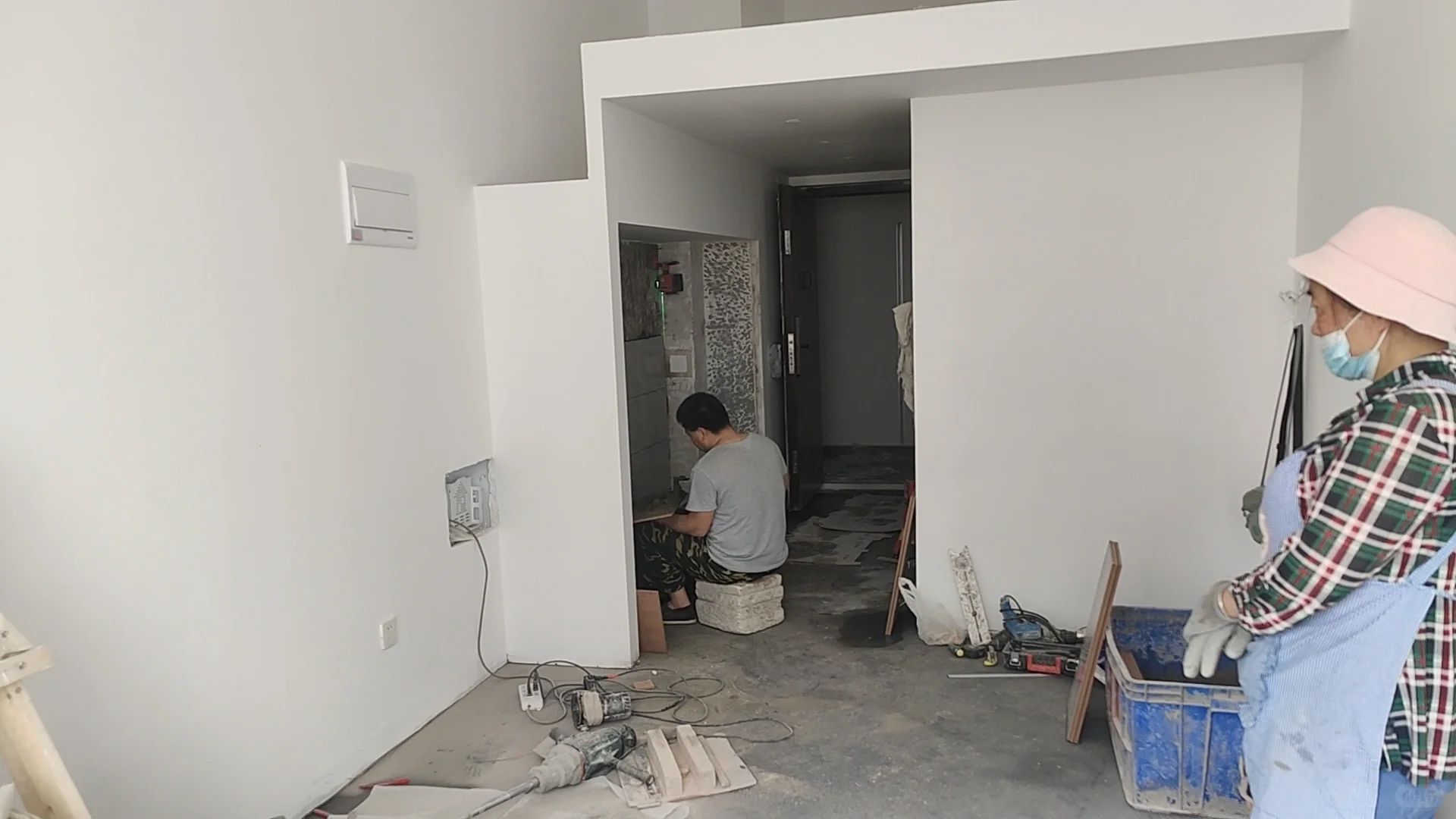 不仅费钱还费人