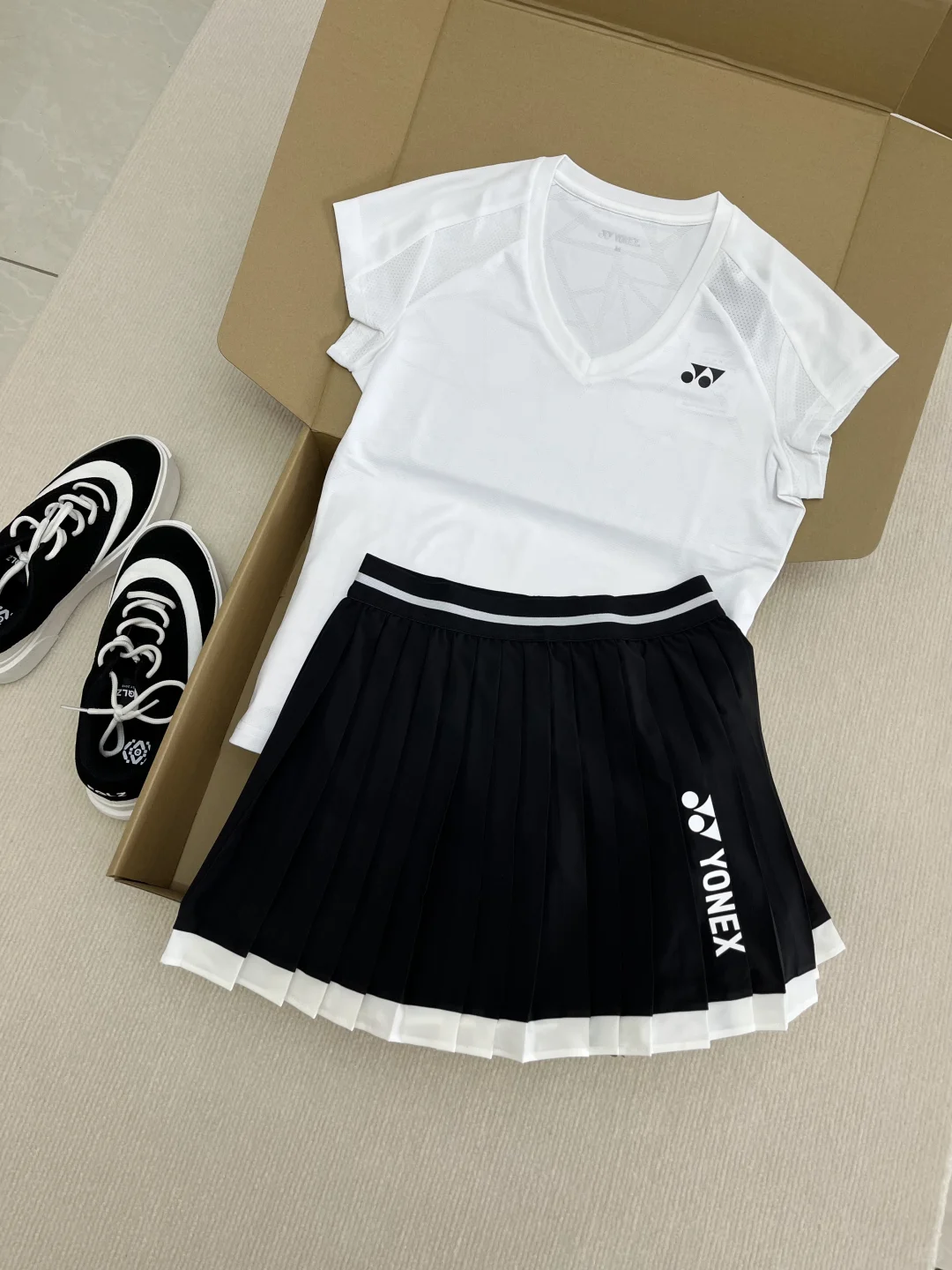 黑丝白丝不如我的尤尼克斯｜羽球人OOTD