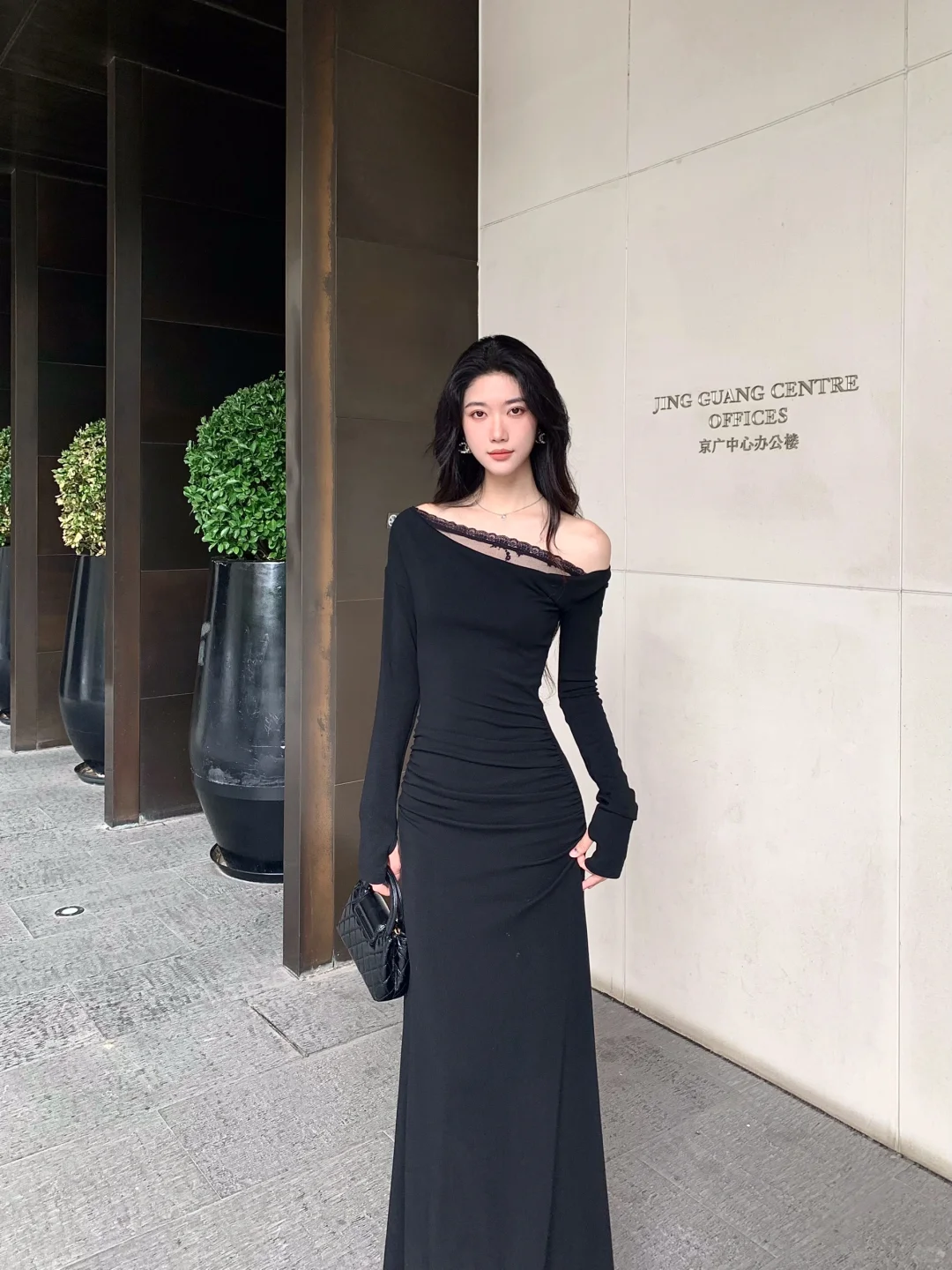 气质女人一身黑🖤