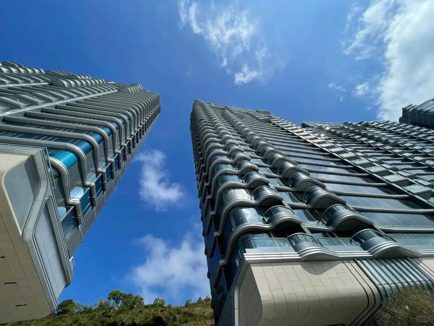 香港楼市现良性循环，豪宅成交激活换房链！