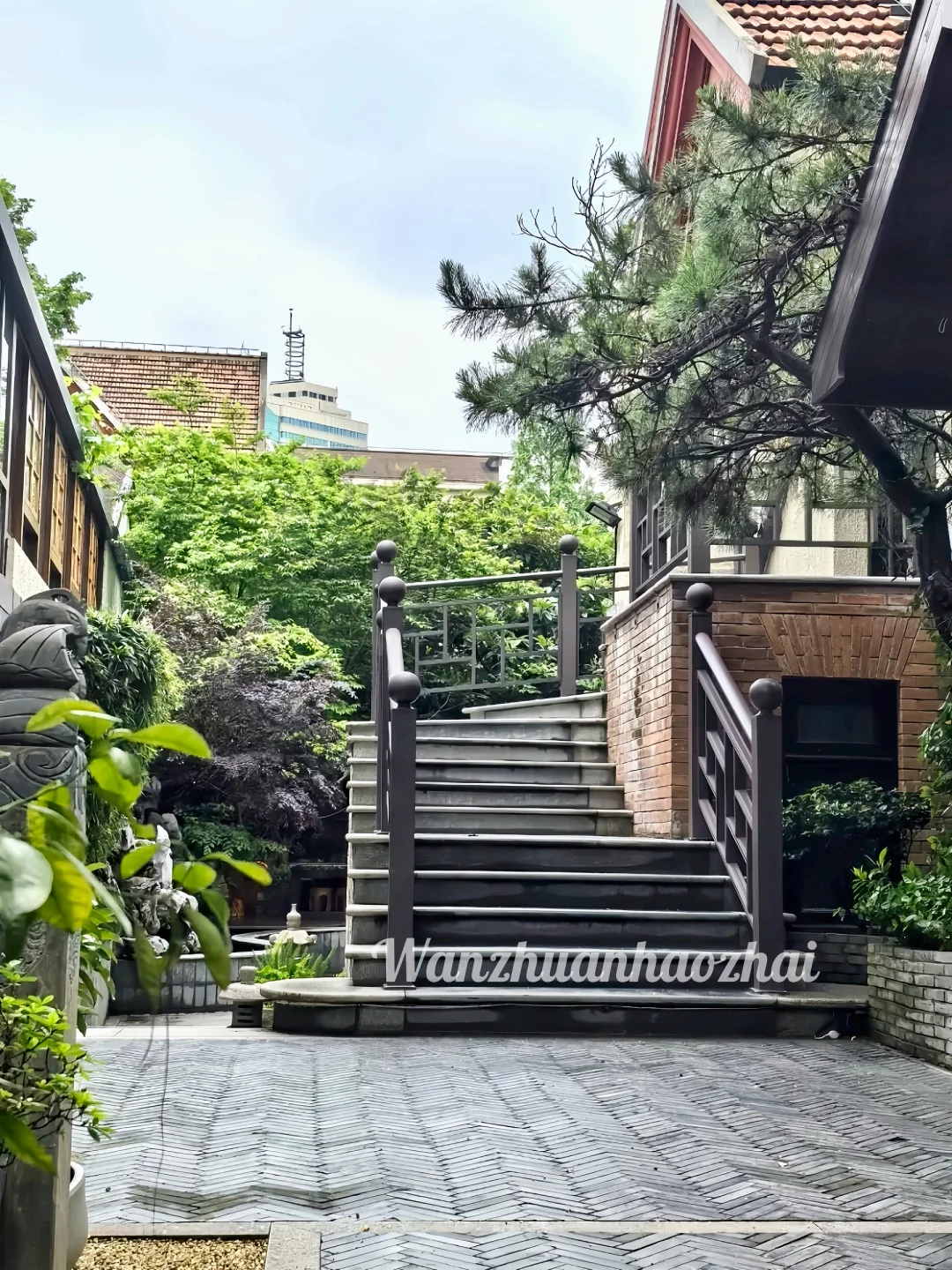安福路丨沿街独栋老洋房，花园200㎡带车库