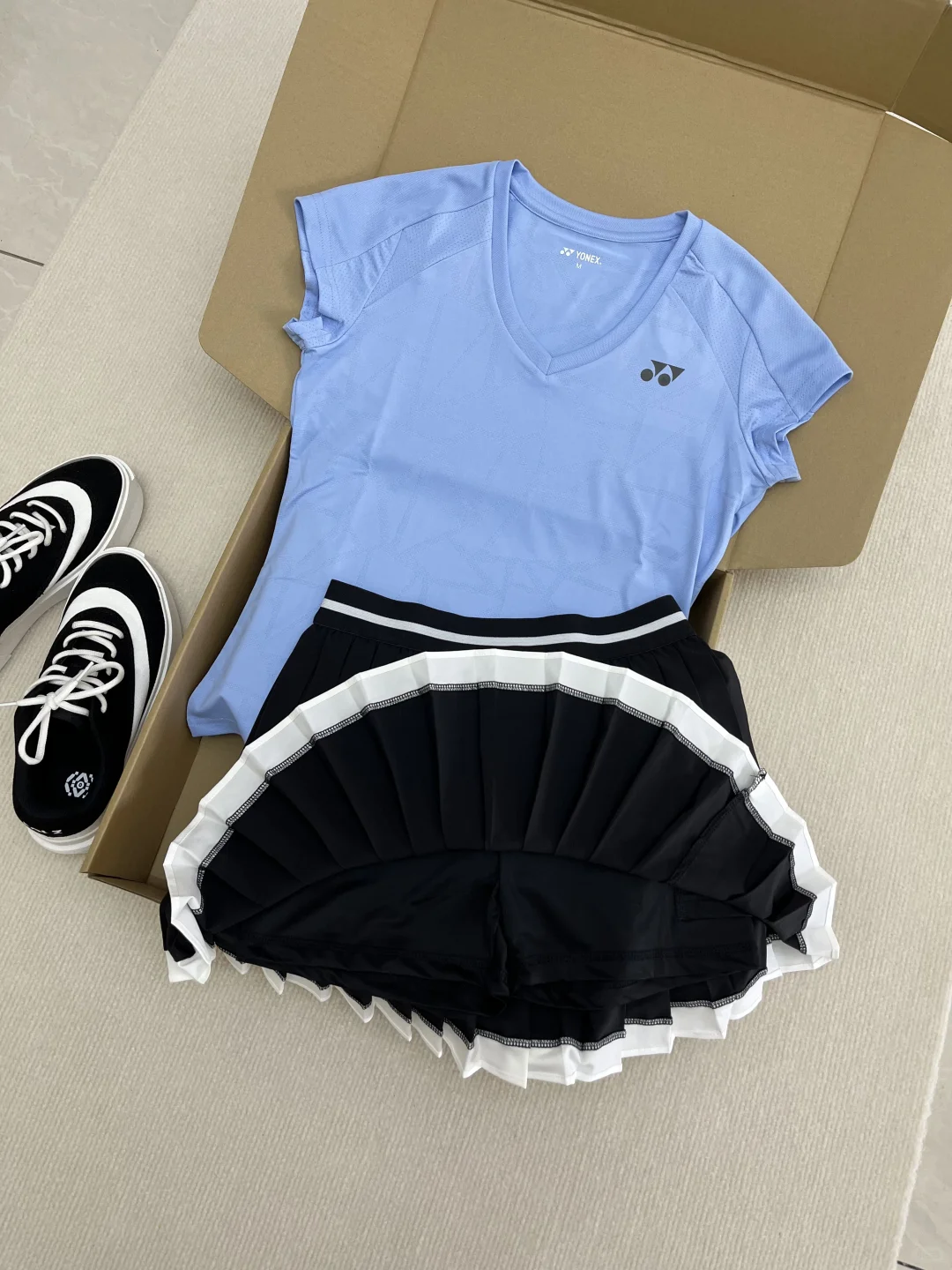 黑丝白丝不如我的尤尼克斯｜羽球人OOTD