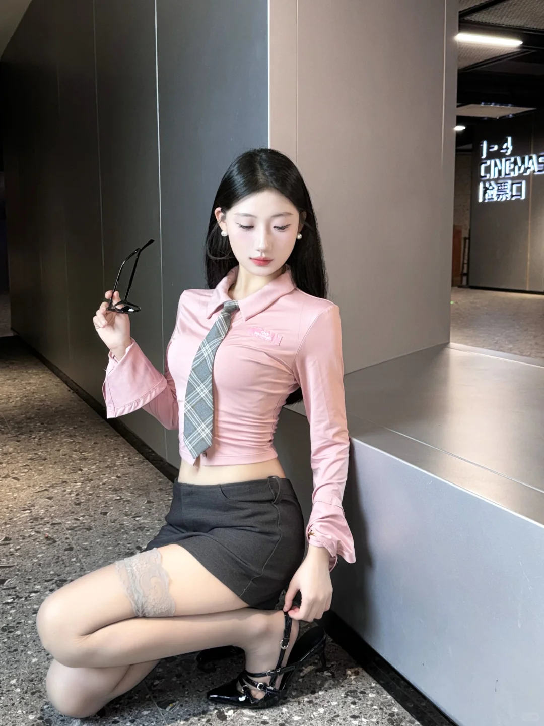 金秘书你为何 ⸝⸝⸝ ╸▵╺⸝⸝⸝