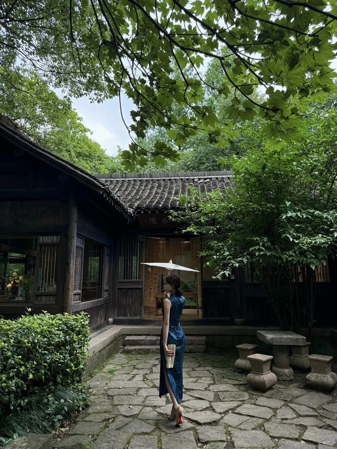 人类的眼泪是雨滴于是雨下一整晚