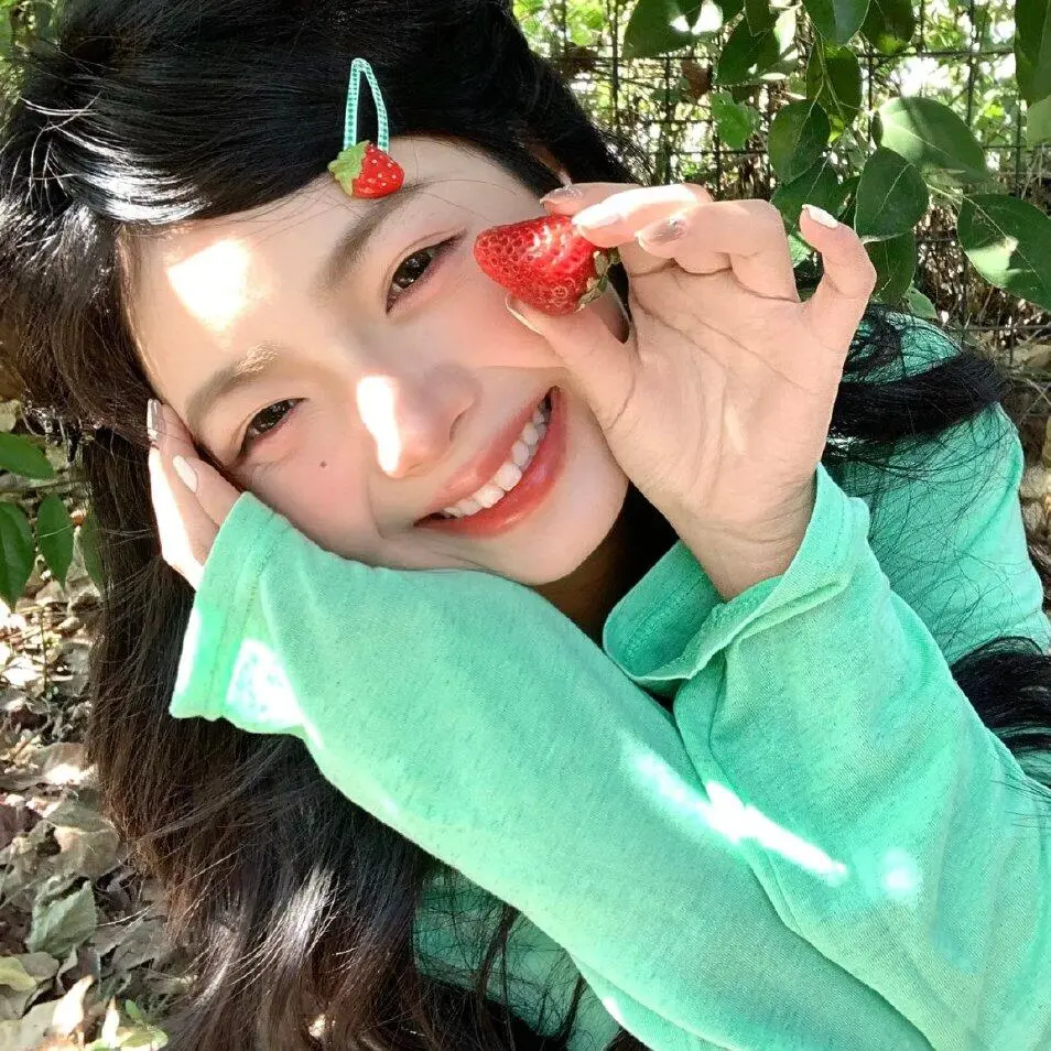 𝙒𝙚𝘾𝙝𝙖𝙩 / 女头➕背景图🍧