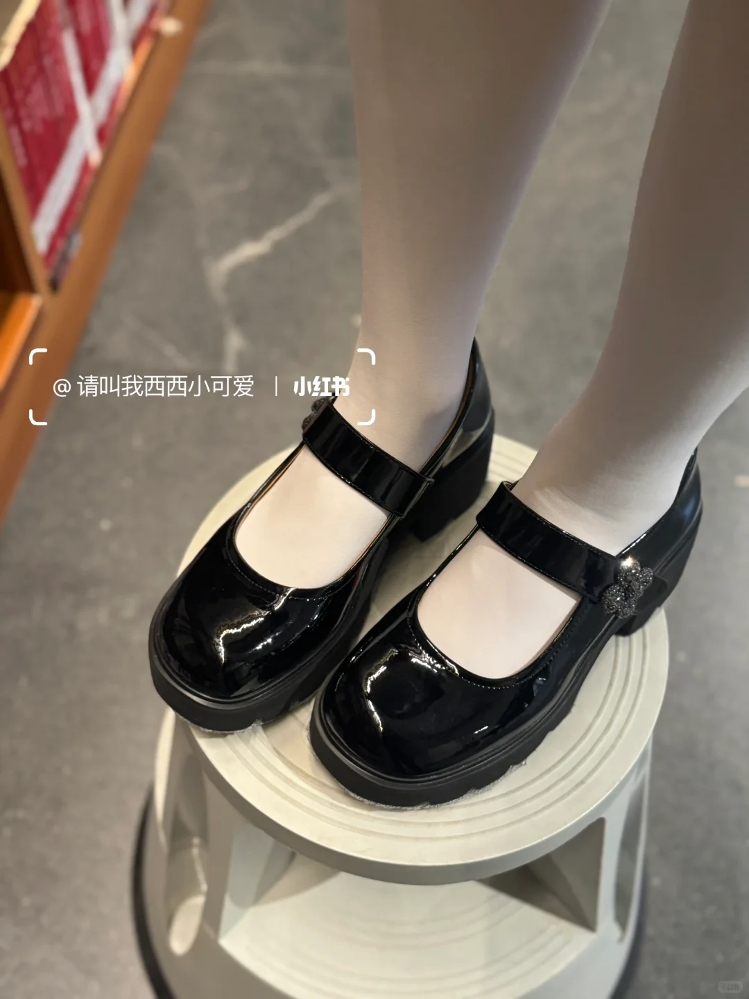 上脚超好看的黑色玛丽珍！