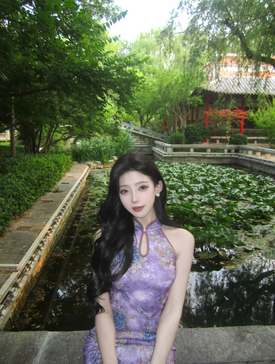 一袭旗袍，半湖烟水
