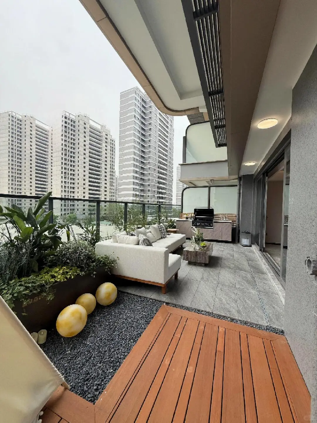 第四代住宅来了一梯一户的设计，电梯直接入