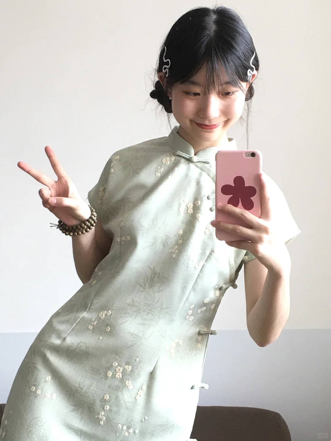 一条好漂亮的旗袍。