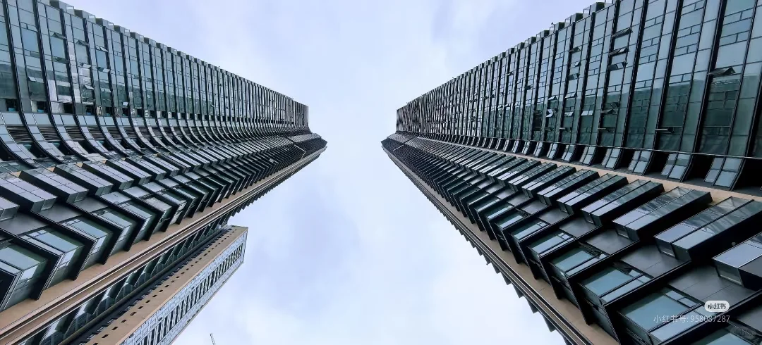 登顶中国最高住宅楼深业世纪山谷世家69层