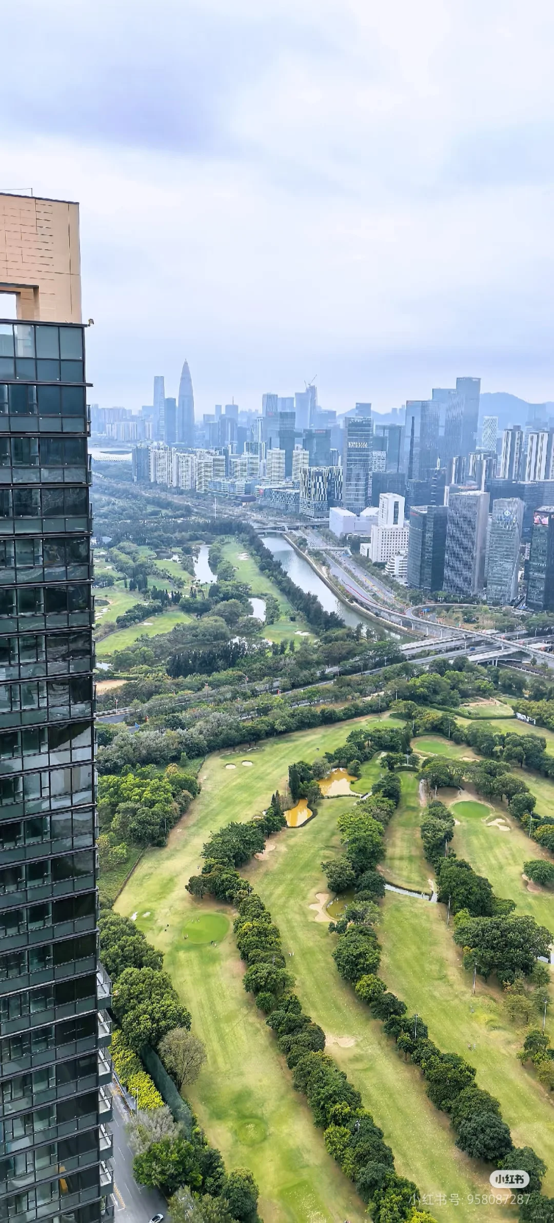登顶中国最高住宅楼深业世纪山谷世家69层