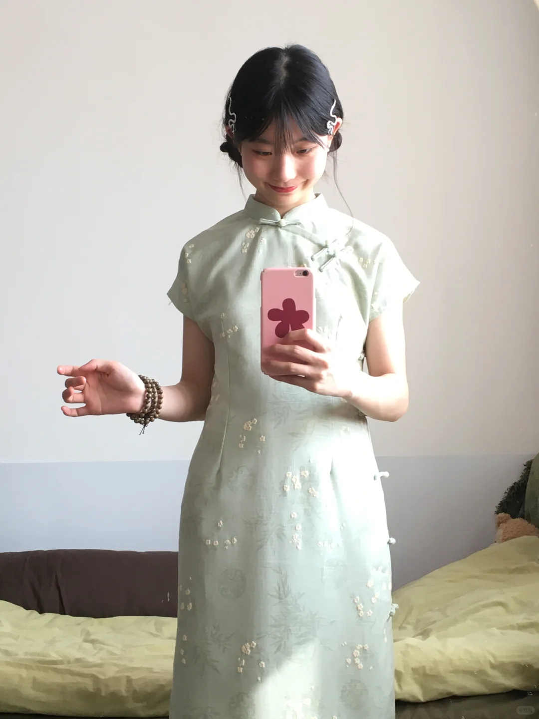 一条好漂亮的旗袍。