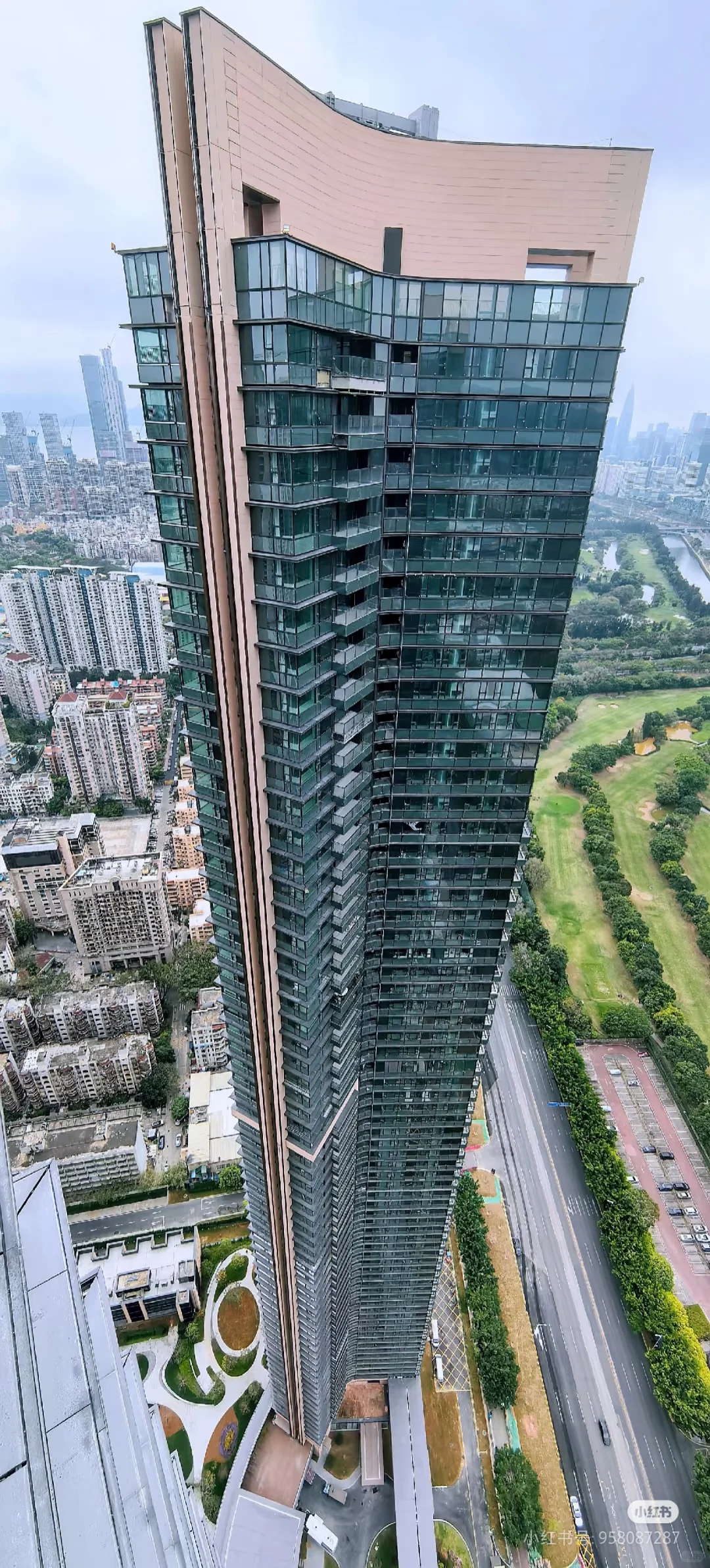 登顶中国最高住宅楼深业世纪山谷世家69层