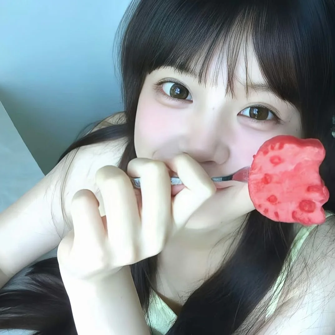 𝙒𝙚𝘾𝙝𝙖𝙩 / 女头➕背景图🍒