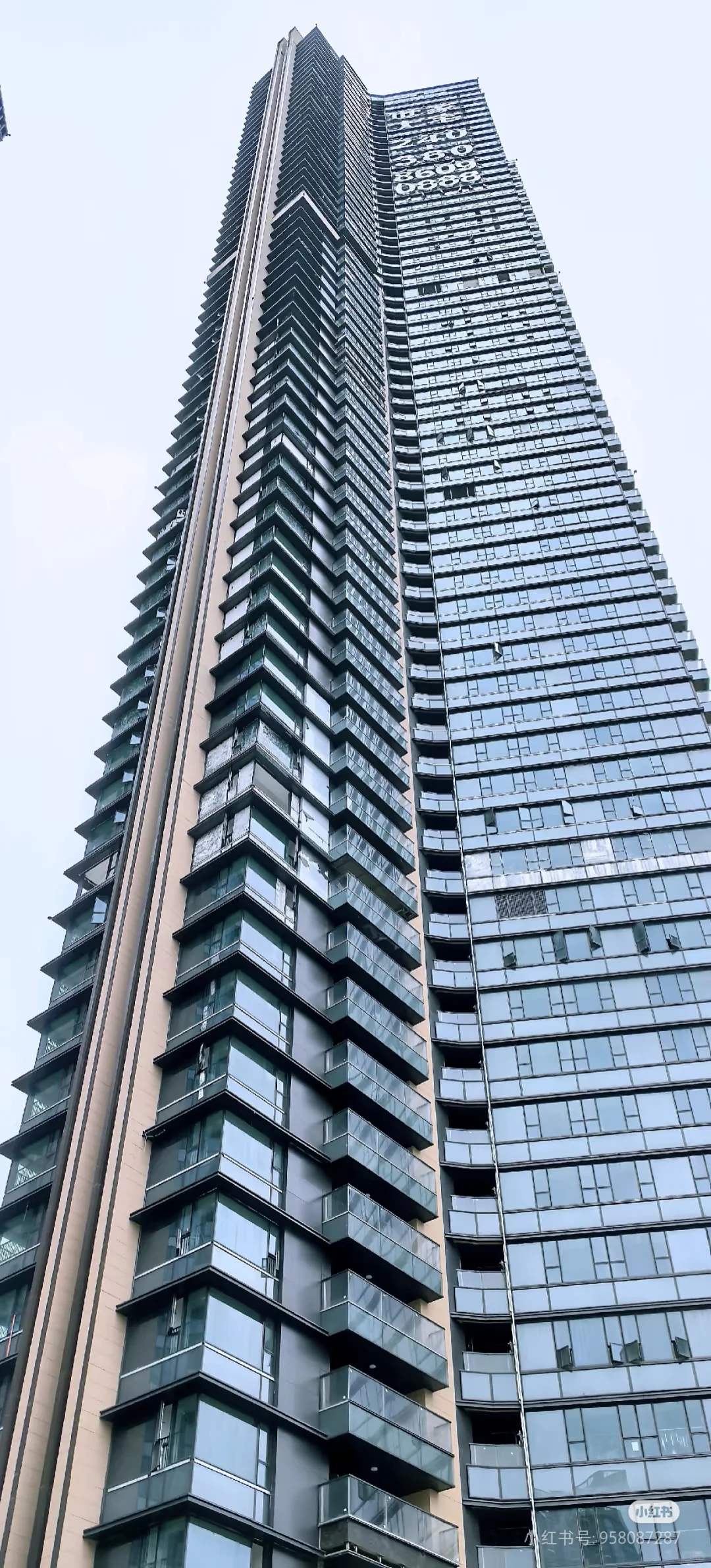 登顶中国最高住宅楼深业世纪山谷世家69层