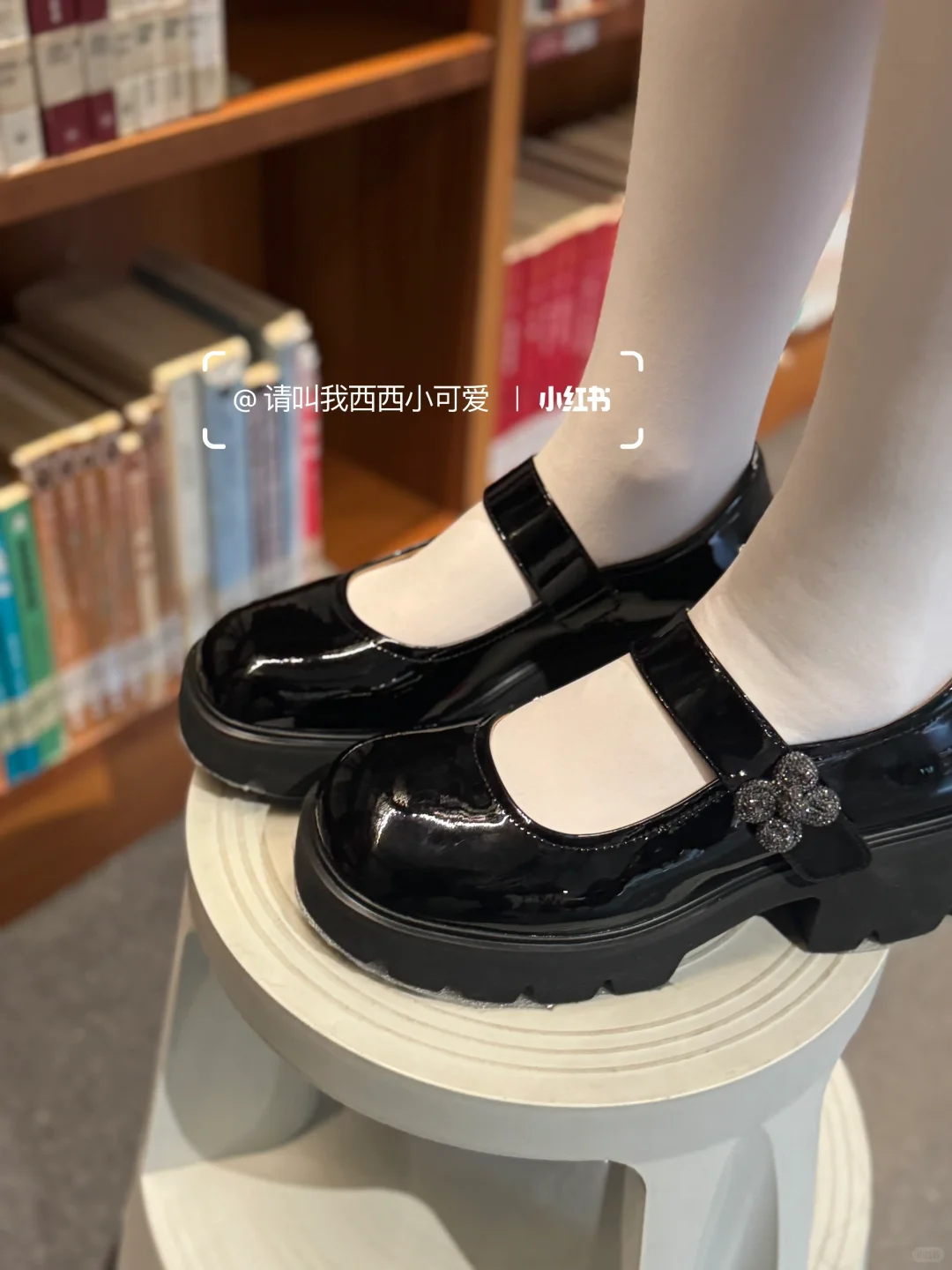 上脚超好看的黑色玛丽珍！