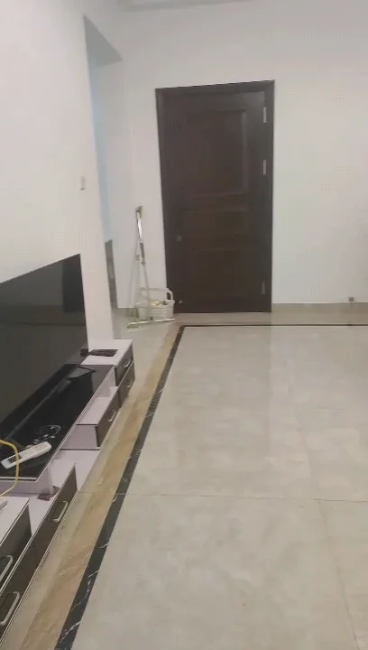 打扫成这样扣1000块钱不过分吧?